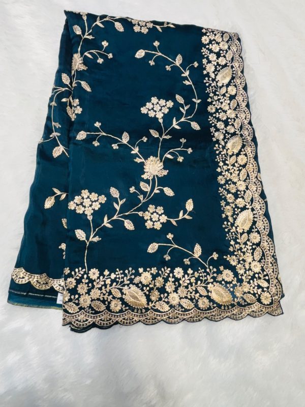Buy Latest New Zari-Pita Work Saree With Designer Cut Work Border - Image 4