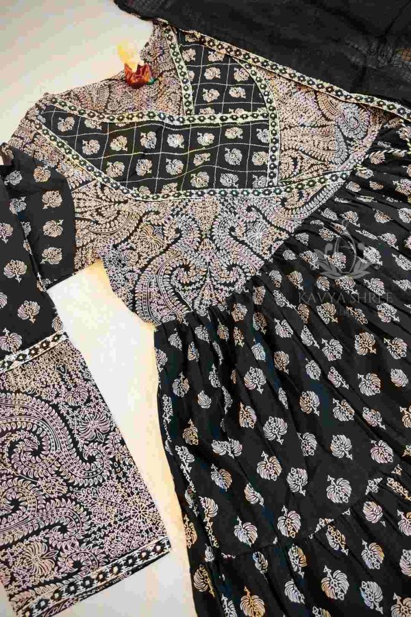 Black Abla Resham Anarkali Suit Set - Image 8